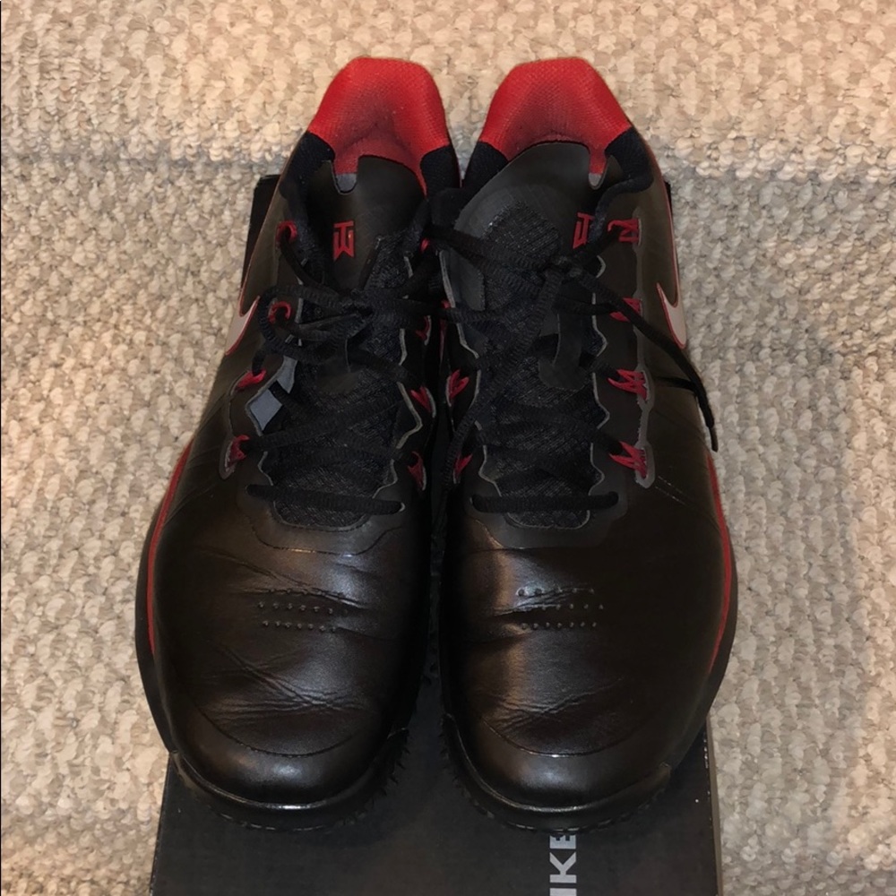 Nike Golf TW’14. Worn a few times.  Black and red